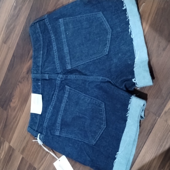 Ladies Denim Shorts Size 0/25 - Picture 7 of 7